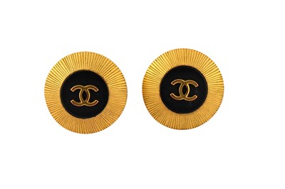 Lot 424 - Chanel CC Logo Clip On Earrings