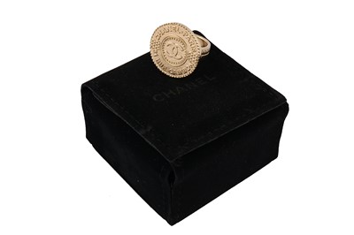 Lot 429 - Chanel CC Medallion Ring
