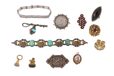 Lot 65 - A collection of curios and costume jewellery