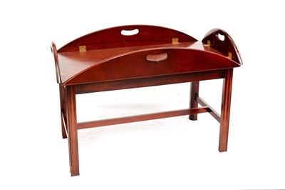 Lot 798 - A Georgian style mahogany butlers tray