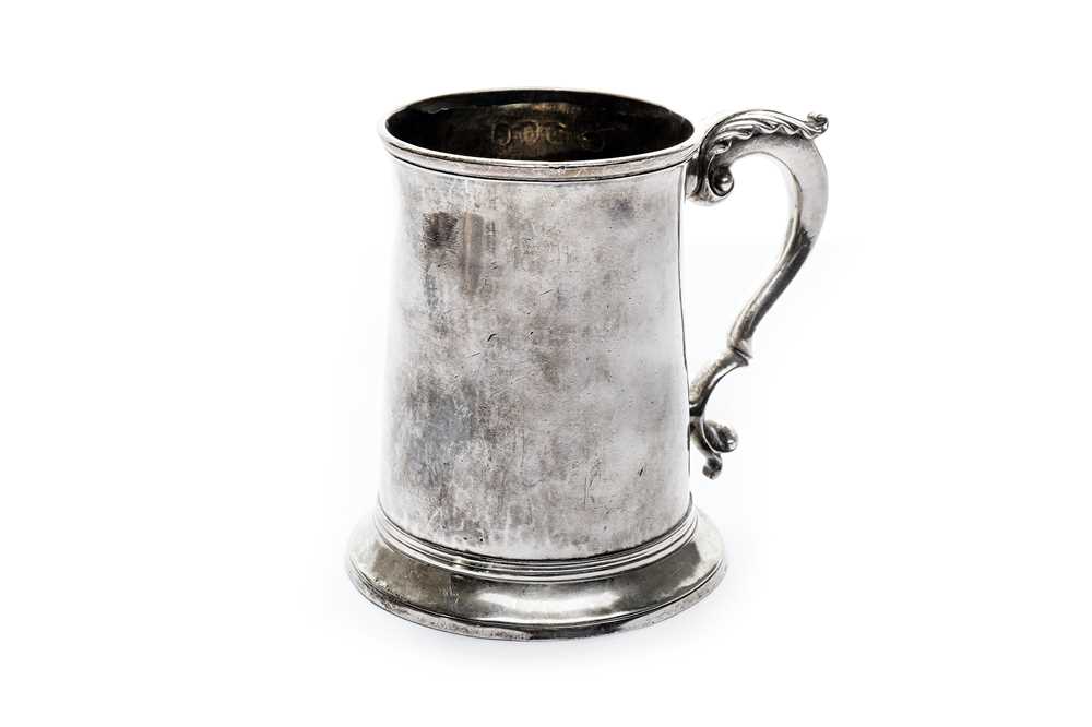Lot 4 - A George III sterling silver mug, London 1761 by John Swift