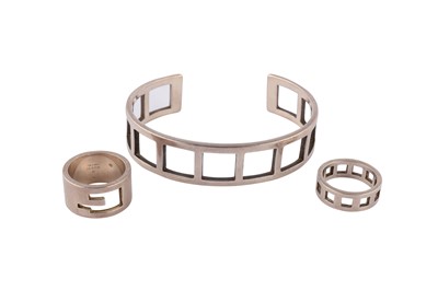Lot 499 - Gucci Open Square Bangle and Rings
