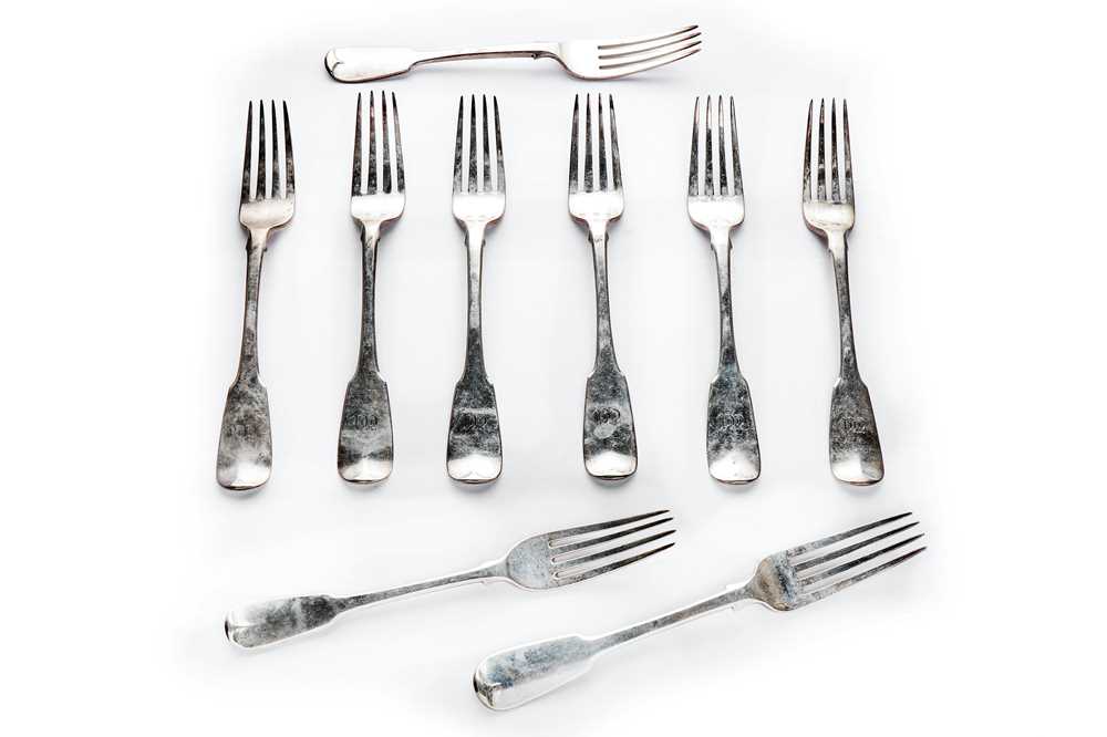 Lot 9 - Six George III sterling silver fiddle pattern dinner forks