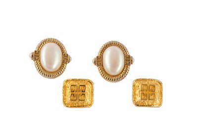 Lot 66 - GIVENCHY CLIP ON EARRINGS