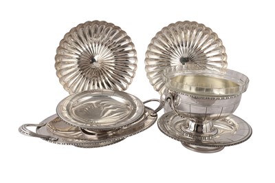 Lot 74 - A pair of 20th century Elkington silver plate fruit bowls