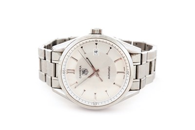Lot 71 - TAG HEUER.
A MEN’S STAINLESS-STEEL AUTOMATIC BRACELET WATCH