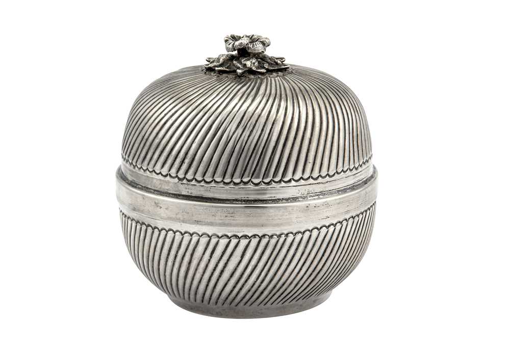 Lot 68 - A mid-20th century Greek 900 standard silver baklava bowl and cover, circa 1960