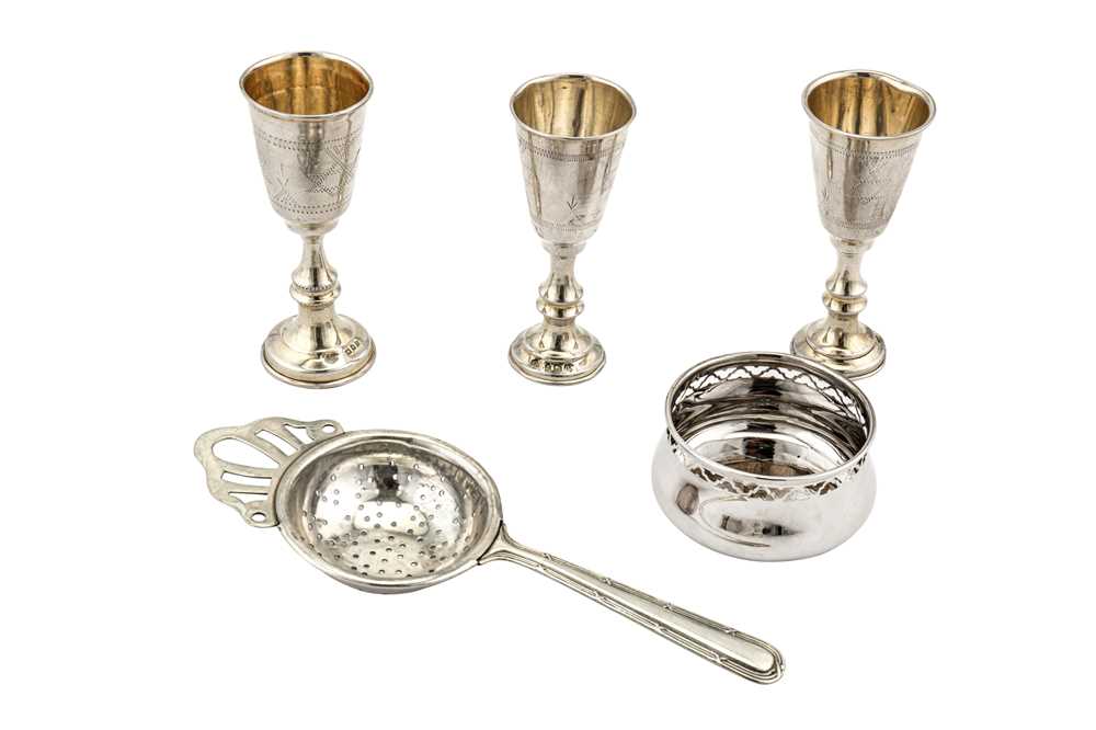 Lot 172 - Judaica – Three Edwardian / George V sterling silver kiddush cups