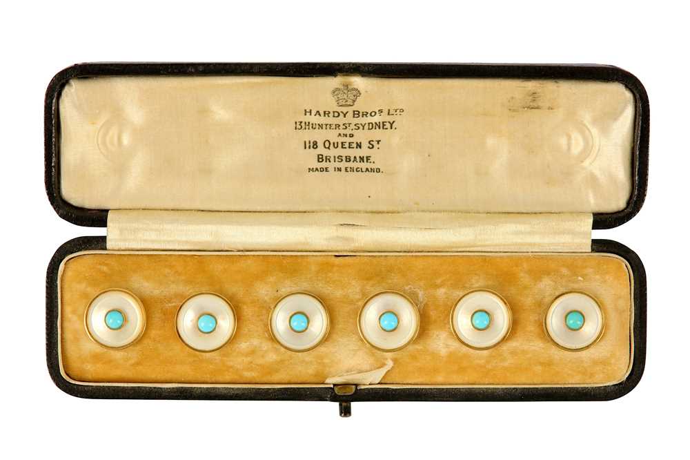 Lot 108 - A cased set of turquoise and mother of pearl studs