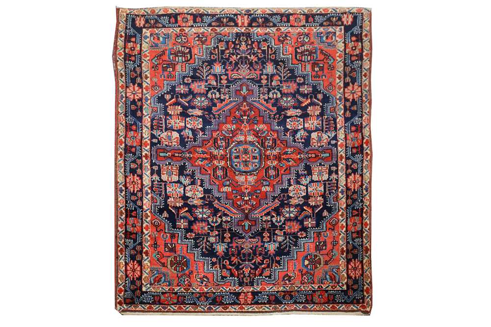Lot 43 - AN ANTIQUE FERAGHAN RUG, WEST PERSIA