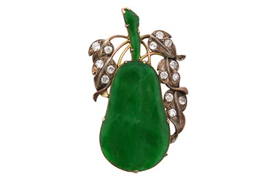 Lot 8 - A jade and diamond brooch