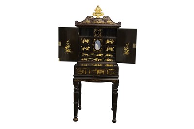 Lot 163 - A CHINESE LACQUER WOOD DRESSING TABLE.