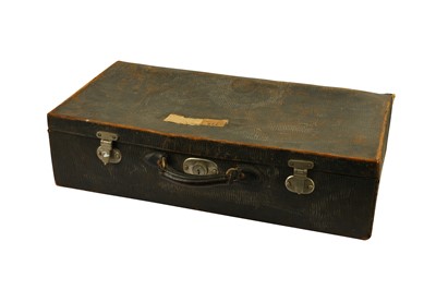 Lot 578 - An early 20th Century leather suitcase