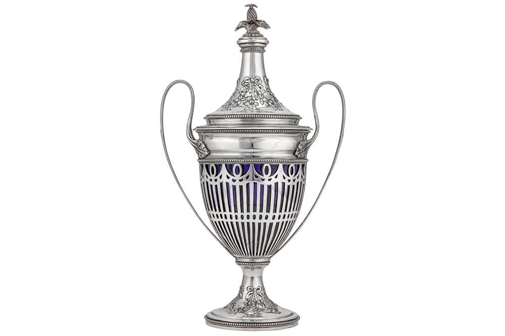 Lot 151 - An early 20th century American sterling silver twin handled cup and cover, New York circa 1905 by Howard and Company (active 1866-1922)