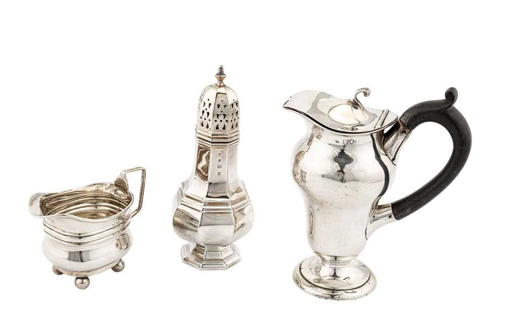 Lot 158 - A mixed group of sterling silver including a Victorian hot water pot, London 1898 by William Huttons and Sons
