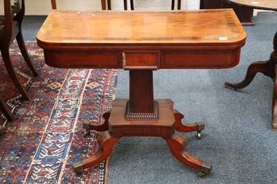 Lot 533 - An early 19th Century and rosewood crossbanded...