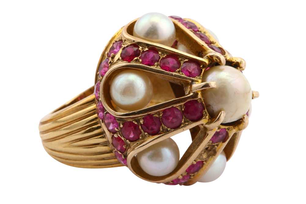 Lot 15 - A synthetic ruby and cultured pearl ring