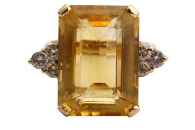 Lot 1 - A citrine and diamond ring