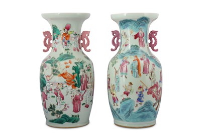 Lot 20 - A PAIR OF CHINESE FAMILLE ROSE FIGURATIVE VASES.