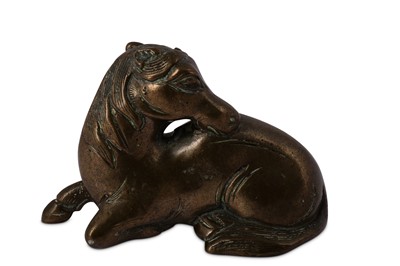 Lot 249 - A CHINESE BRONZE 'HORSE' PAPERWEIGHT.
