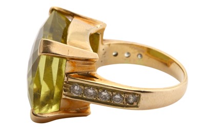 Lot 45 - A quartz and diamond ring