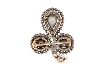Lot 46 - A diamond clover brooch