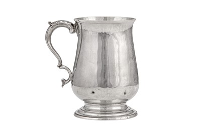 Lot 370 - A George III sterling silver mug, London 1784 by Hester Bateman