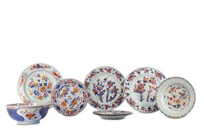Lot 831 - A COLLECTION OF EIGHT CHINESE IMARI PIECES.