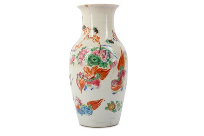 Lot 23 - A CHINESE FAMILLE ROSE 'LION DOGS' VASE.
