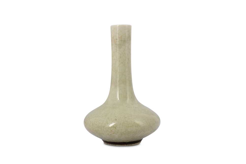 Lot 286 - A CHINESE PEACH BLOOM-GLAZE BOTTLE VASE.