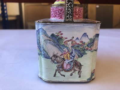 Lot 246 - A CHINESE FAMILLE ROSE CANTON ENAMEL WINE POT AND COVER.