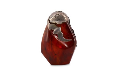 Lot 510 - A CHINESE SILVER-MOUNTED AMBER SNUFF BOTTLE.