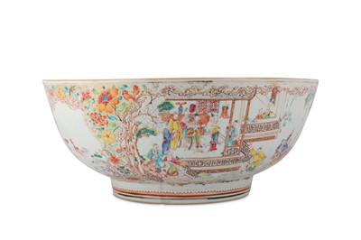 Lot 370 - A CHINESE CANTON FAMILLE ROSE PUNCH BOW.
