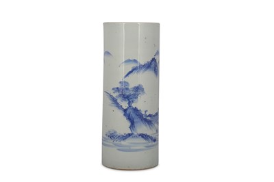 Lot 1049 - A JAPANESE BLUE AND WHITE STAND.