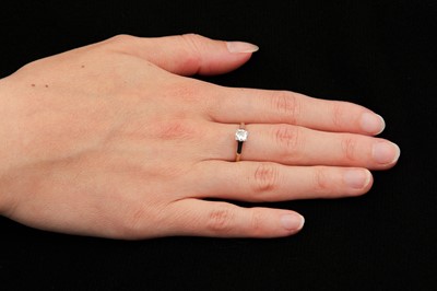 Lot 247 - A diamond single-stone ring