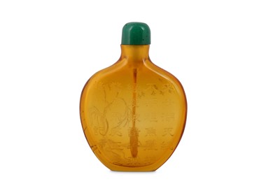 Lot 509 - A CHINESE AMBER GLASS SNUFF BOTTLE AND STOPPER.