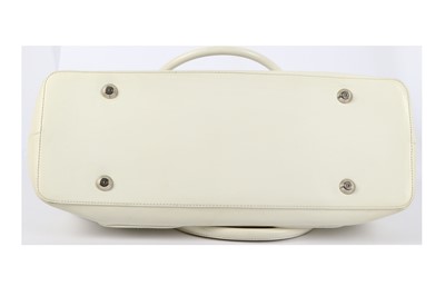 Lot 150 - Dior White Rectangular Tote