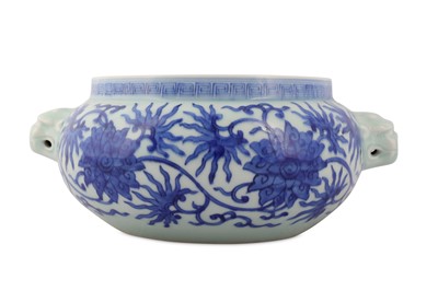 Lot 237 - A BLUE AND WHITE 'LOTUS SCROLL' INCENSE BURNER.