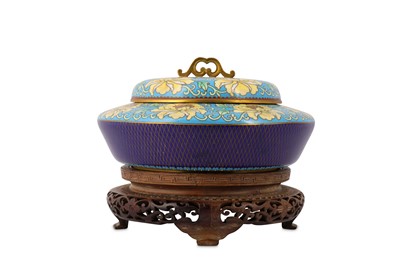 Lot 643 - A CHINESE CLOISONNÉ 'LOTUS' INCENSE BURNER AND COVER.