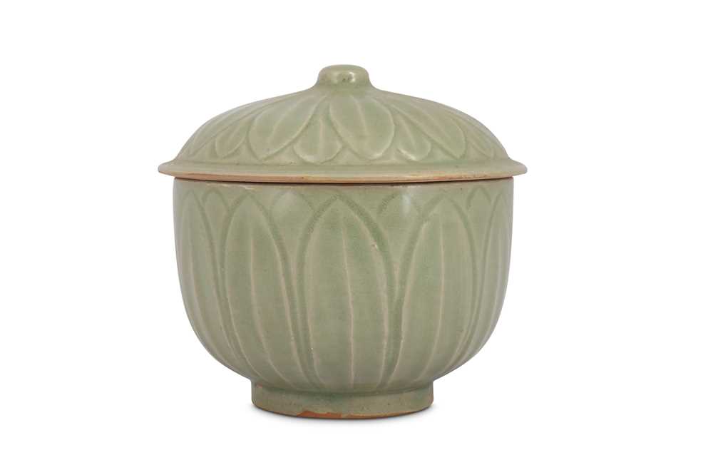 Lot 804 - A CHINESE CELADON-GLAZED 'LOTUS PETAL' JAR AND COVER.