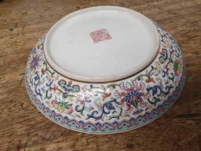 Lot 307 - AN IMPERIAL CHINESE FAMILLE ROSE 'BATS AND PEACHES' DISH.