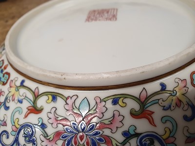 Lot 307 - AN IMPERIAL CHINESE FAMILLE ROSE 'BATS AND PEACHES' DISH.