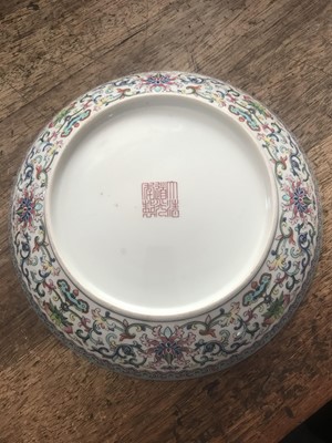 Lot 208 - AN IMPERIAL CHINESE FAMILLE ROSE 'BATS AND PEACHES' DISH.