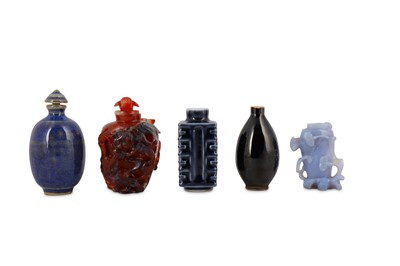 Lot 534 - A SMALL COLLECTION OF CHINESE SNUFF BOTTLES.
