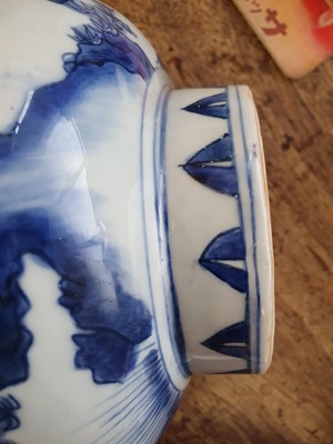 Lot 277 - A CHINESE BLUE AND WHITE 'DEER' VASE.