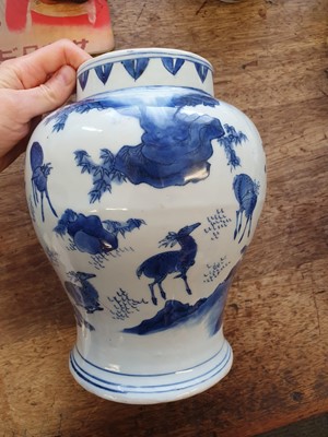 Lot 277 - A CHINESE BLUE AND WHITE 'DEER' VASE.
