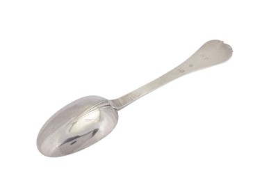 Lot 321 - A William III sterling silver tablespoon, London 1697 by William Scarlett