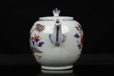 Lot 324 - A CHINESE IMARI TEAPOT AND COVER. Qing, 18th...
