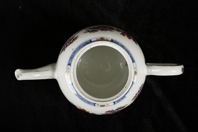 Lot 324 - A CHINESE IMARI TEAPOT AND COVER. Qing, 18th...