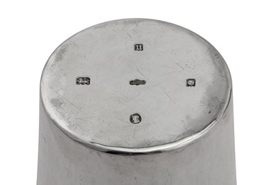Lot 343 - A George V sterling silver ‘hand crafted’ beaker, London 1935 makers mark defaced